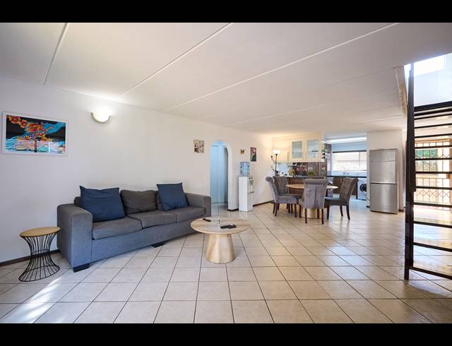 4 BEDROOM HOUSE FOR SALE IN BARBEQUE DOWNS